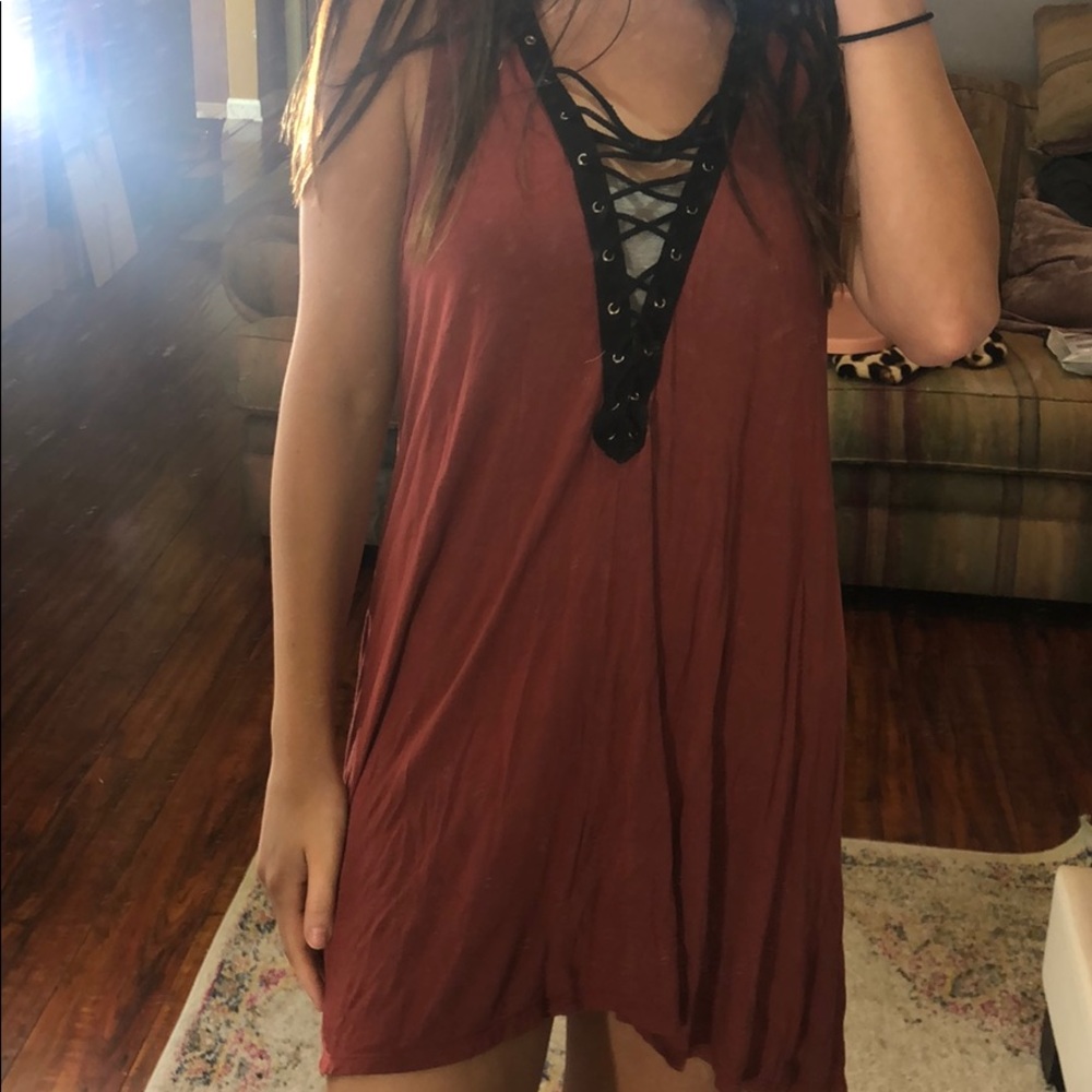 Burgundy Laced Up Dress - Picture 6 of 6